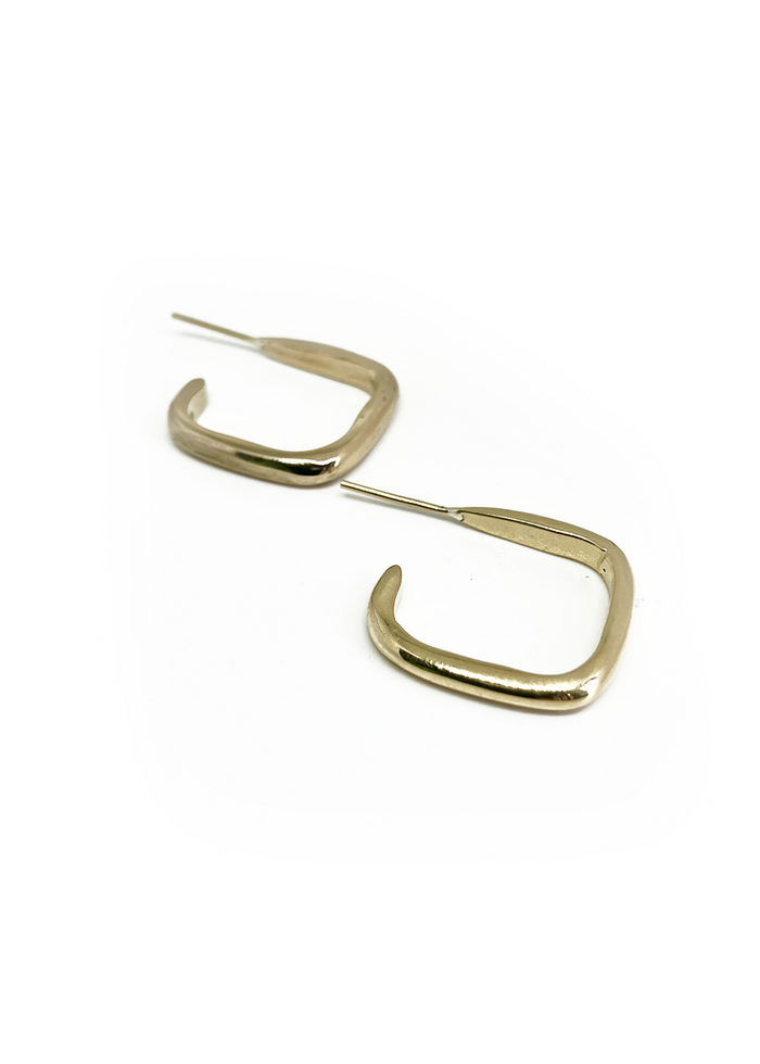 VENUS'S AUNT SQUARE HOOP EARRINGS
