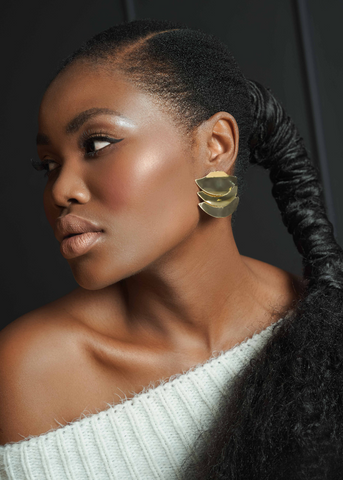 VENUS'S SISTER TEARDROP HOOPS