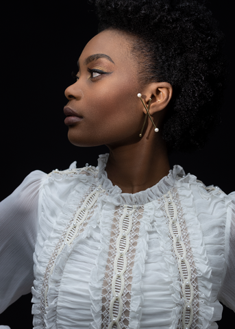 VENUS'S SISTER TEARDROP HOOPS